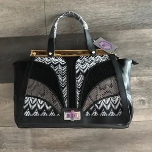 Sharif 1827 Medium size handbag.